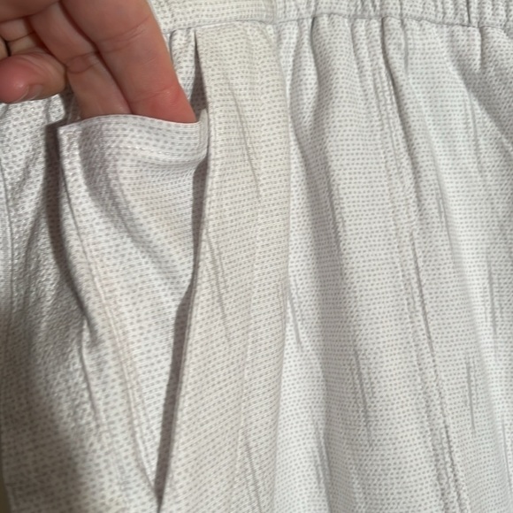 NWT-ATHLETA-W 24-white and gray-Farallon jogger. elastic & drawstring waistband. - Picture 6 of 13